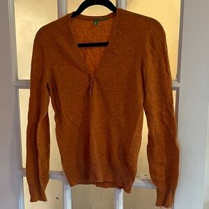 Marled orange United Colors of Benetton sweater (size small)